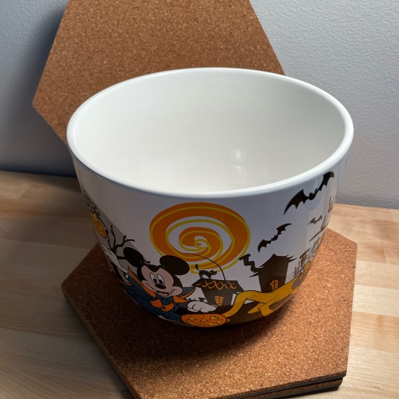 Disney Halloween Ceramic Bowl (large) - Picture 5 of 6
